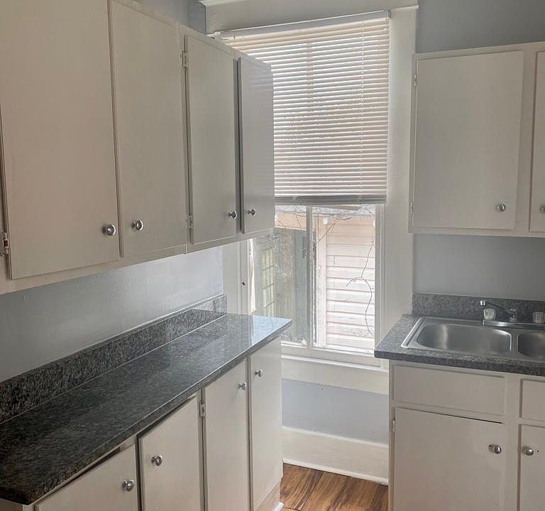 1st image of 1022 5th Ave N #1