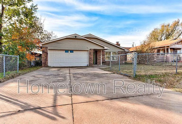 605 W Clarke St — Photo 2