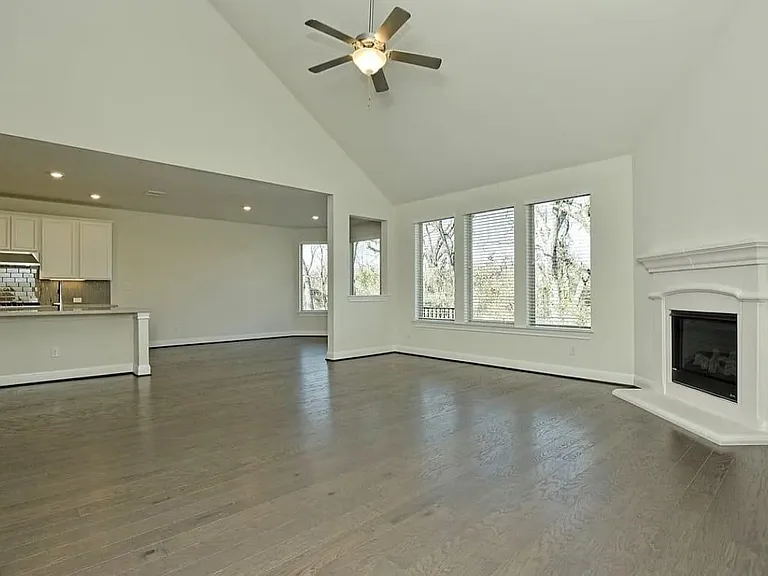 2401 Centennial Loop — Photo 8