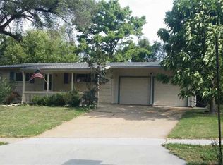 3624 SW 31st St, Topeka, KS 66614
