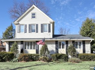 221 N Farview Ave, Paramus, NJ