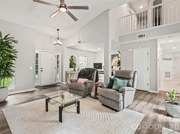 6752 Allness Glen Ln, Charlotte, NC 28269