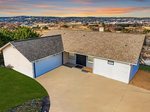 1204 Cypress Creek Rd, Kerrville, TX 78028