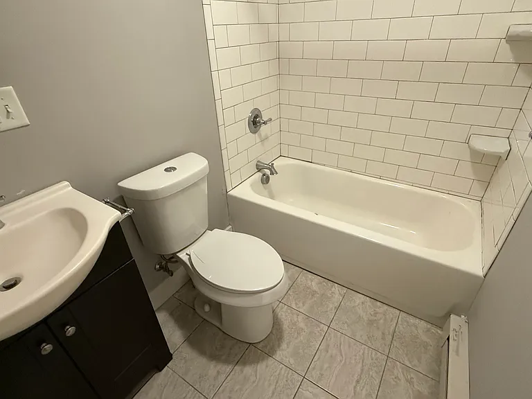 49 Cottage St #10 — Photo 2