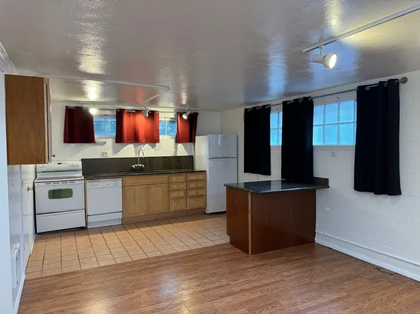 Hampton Court, 2221 NW Flanders St APT 3, Portland, OR 97210