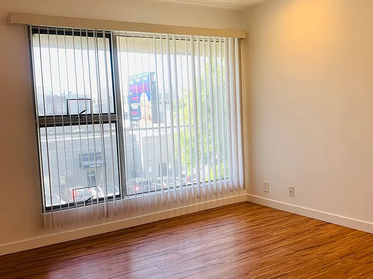 11263 Mississippi Ave — Photo 15