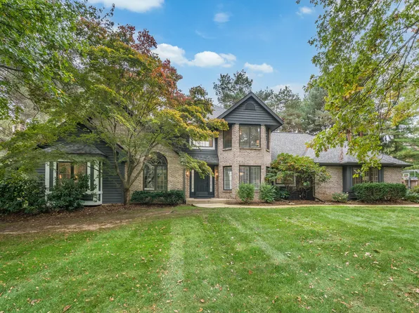 5645 Blue Spruce Ln, Kalamazoo, MI 49009