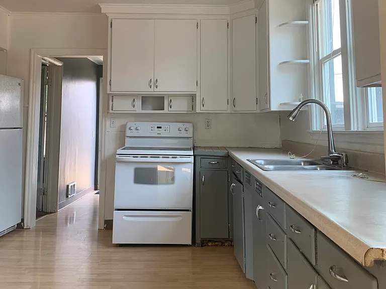 1227 E Augusta Ave #A — Photo 6