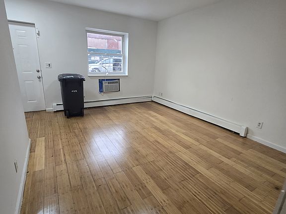 4th image of 8619 116th St Floor 1