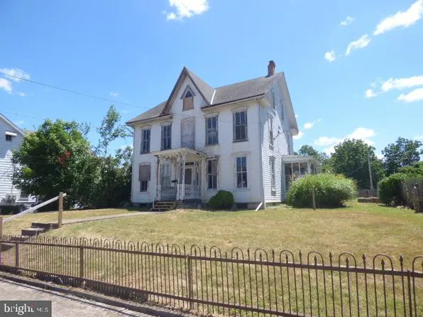35 N Franklin St, Waynesboro, PA 17268