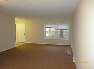 2013 Georgetown Ln, Waukegan, IL 60085