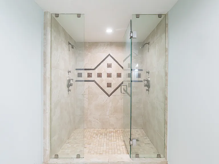 961 SE 20th Ave #302 — Photo 10