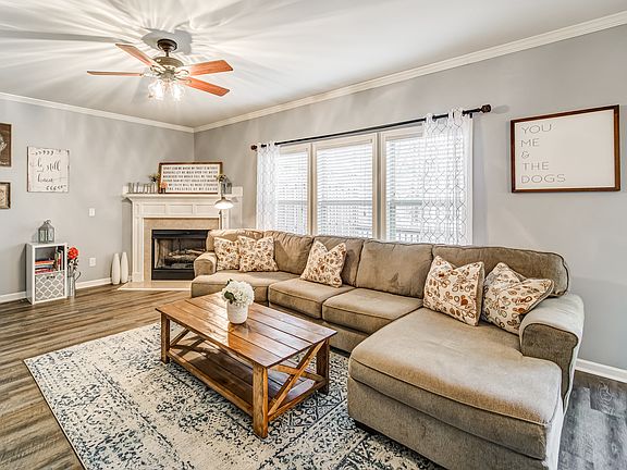 3rd image of 242 Ascott Ln
