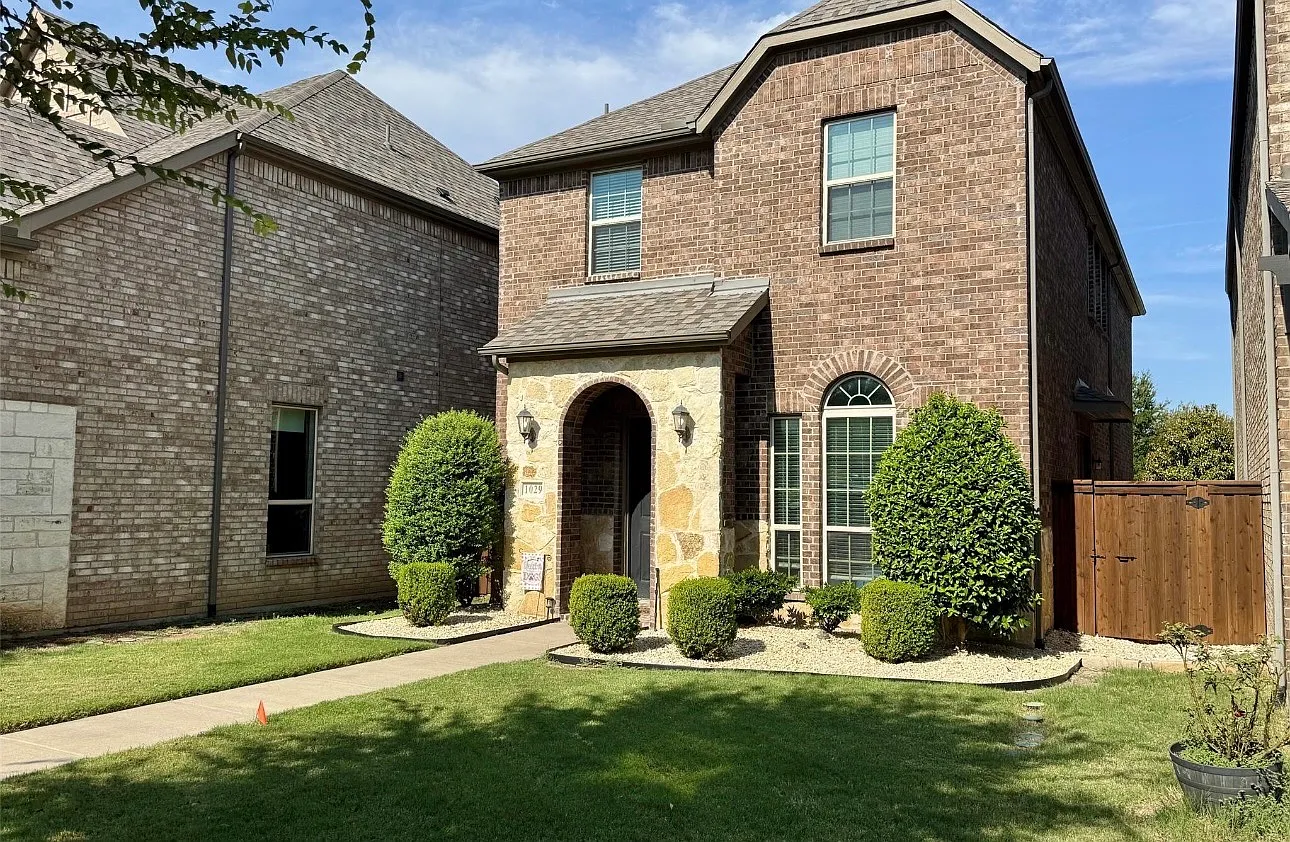 3 bed, 1936 sqft, $2,900 — Photo 3