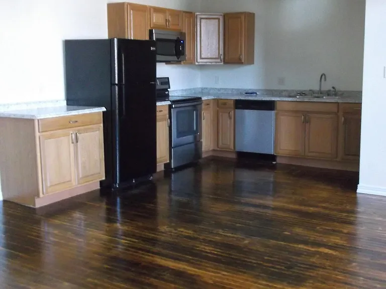 351 Pine St #106 — Photo 2