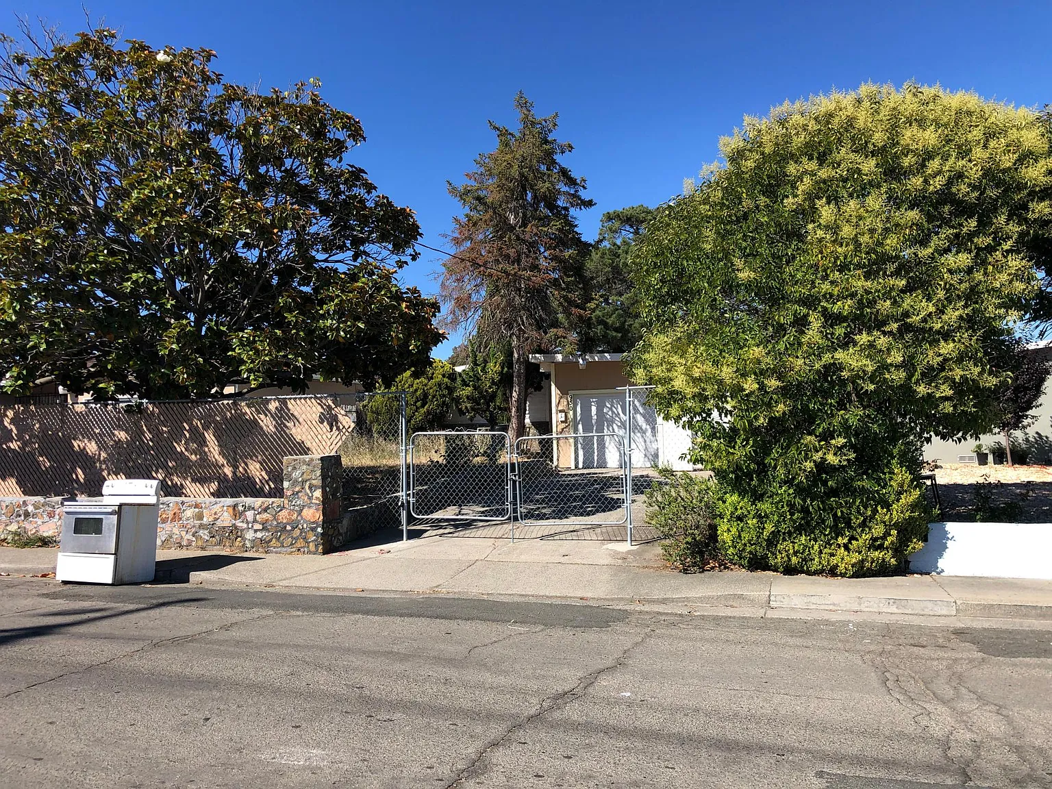 930 5th St photo 1