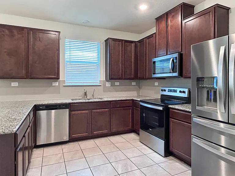 4660 Via Sonoma Trl — Photo 6
