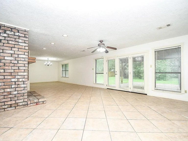 6702 Spring Leaf Dr — Photo 10