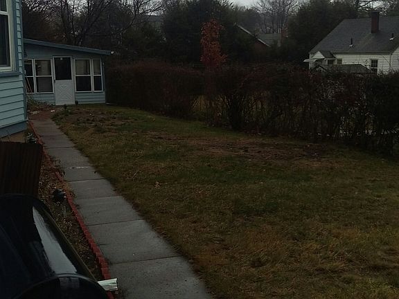 Shared Side Yard Space