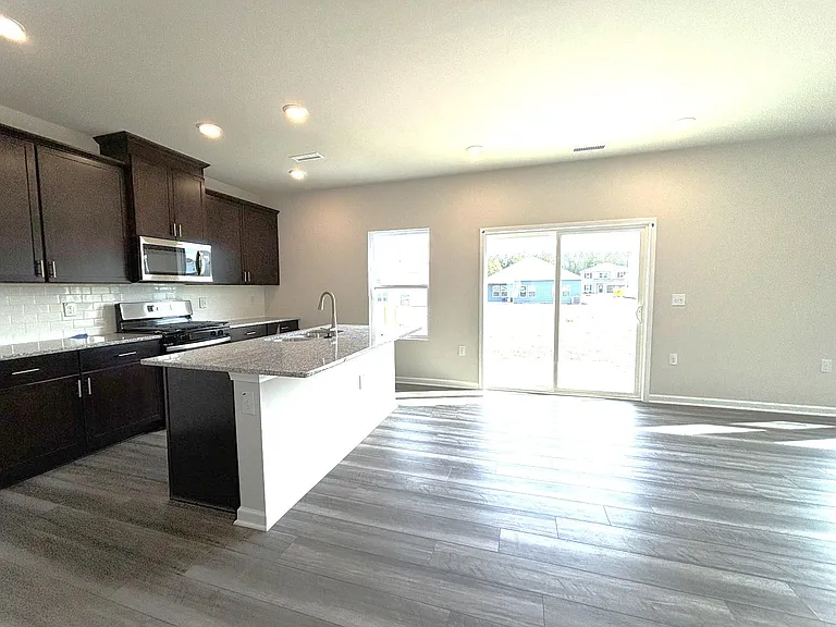 932 Crow Branch Dr — Photo 4