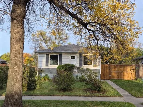 145 W 19th St N, Lethbridge, AB T1H 3J7