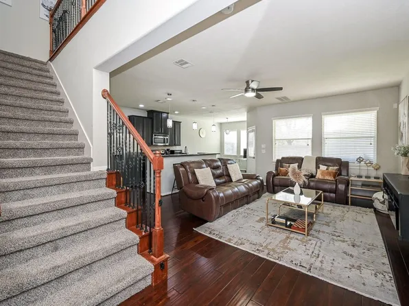 14327 Mossy Gate Ln, Houston, TX 77082