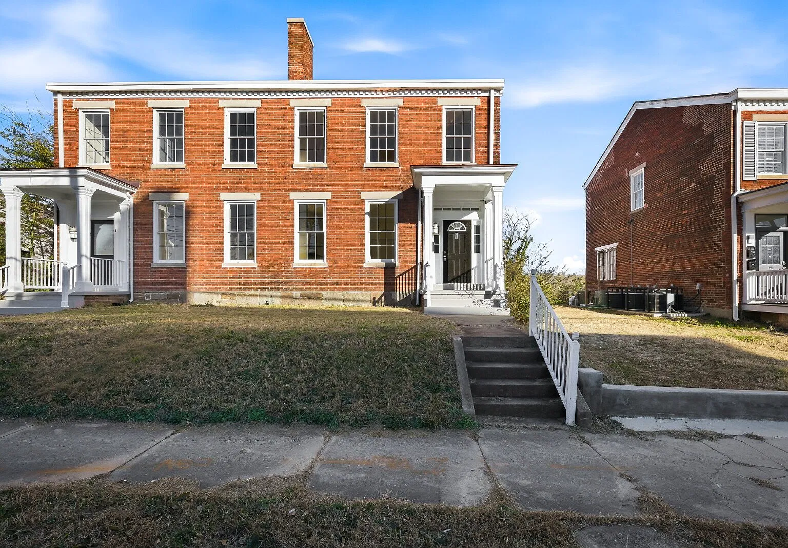 27 S Jefferson St — Photo 1