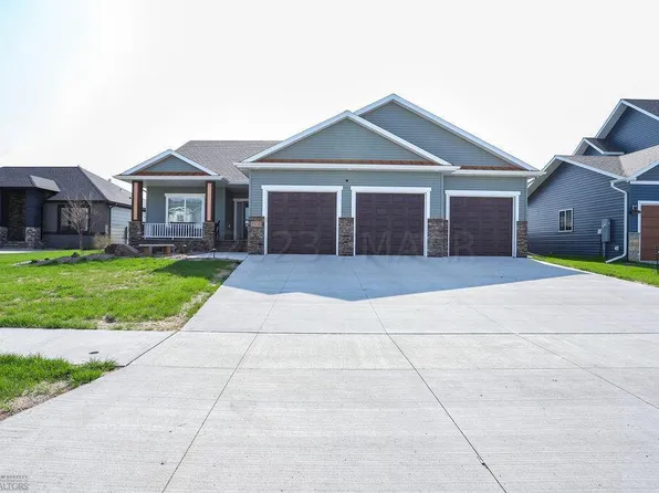 7416 15th St S, Fargo, ND 58104