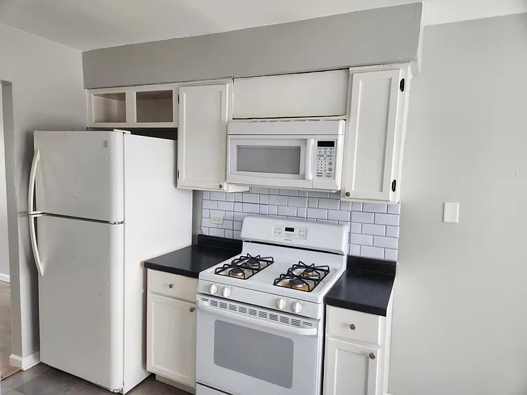 1425 E 156th St #2E — Photo 2