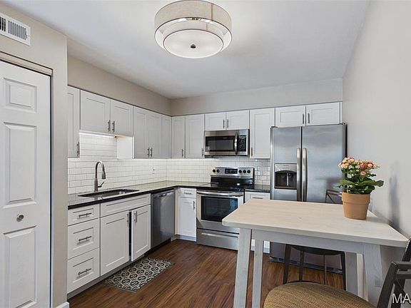 5th image of 667 S Kirkwood Rd APT 202