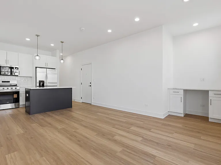 4841 S Prairie Ave #2 — Photo 6