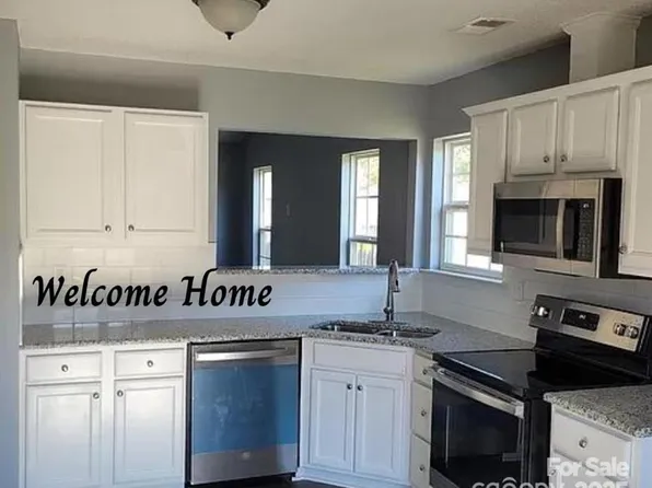 4226 Red Shed Ln, Charlotte, NC 28269