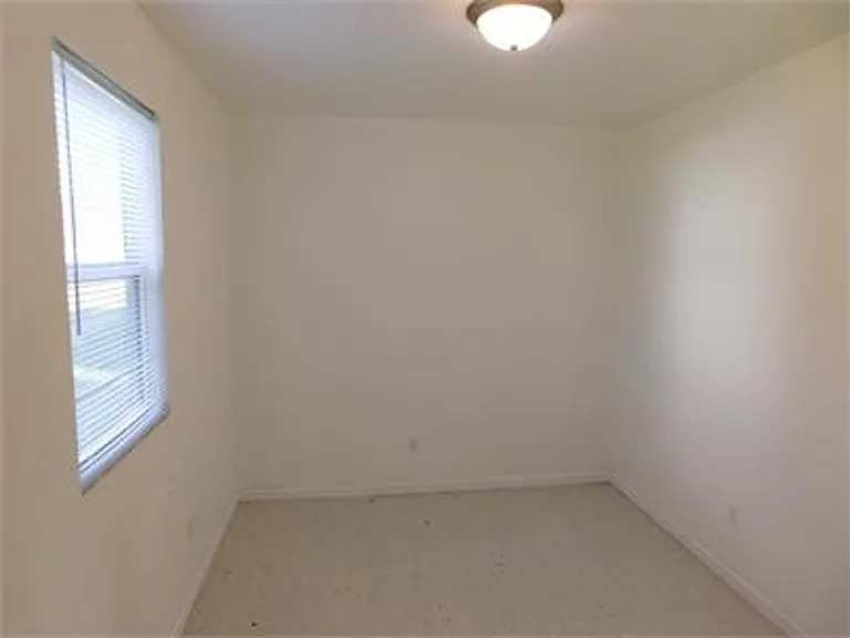 101 Bailey Mdws — Photo 17