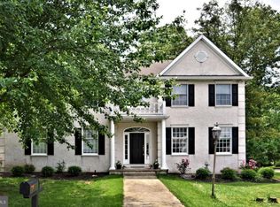 8504 Parkwood Ln, Philadelphia, PA 19128