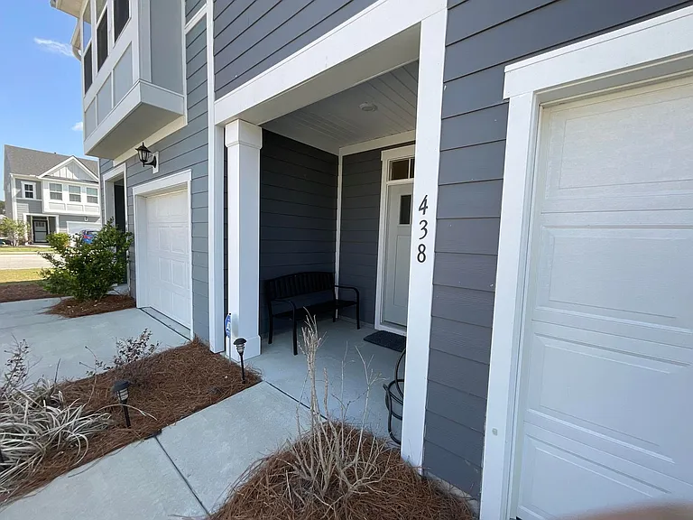 438 Trotters Ln — Photo 1