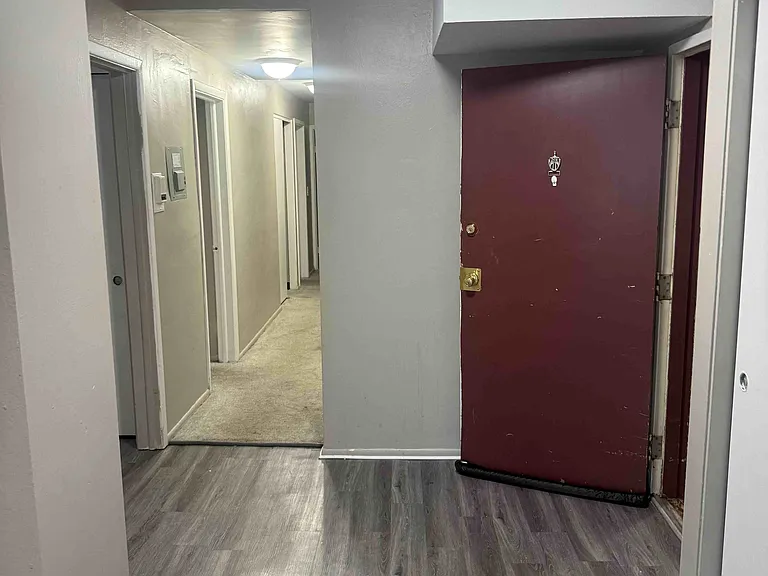 Drake foyer