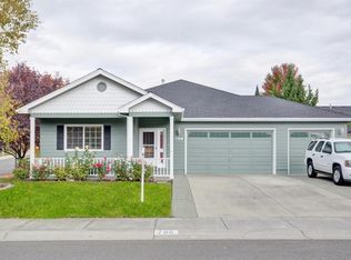 796 Meadowbrook Dr, Central Pt, OR 97502