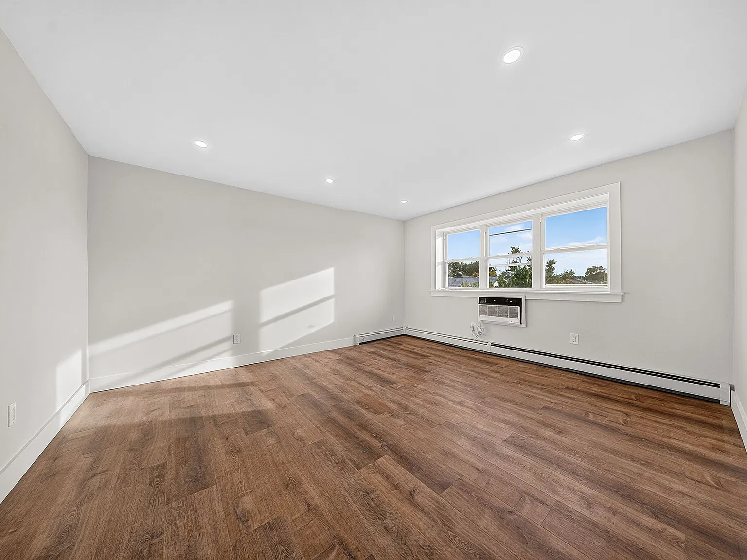 1 bed, $2,000 — Photo 3