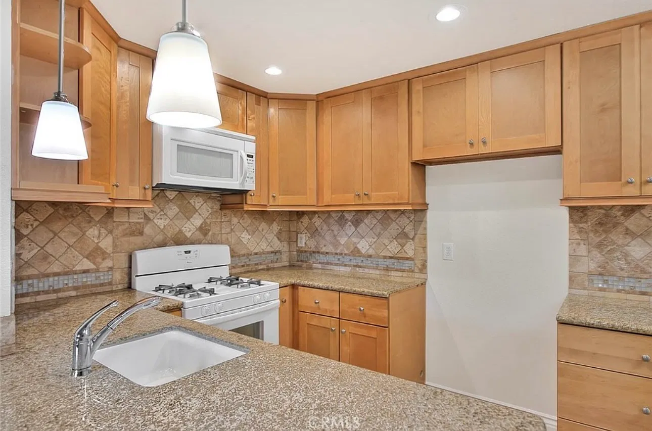 1 bed, 645 sqft, $1,900 — Photo 4