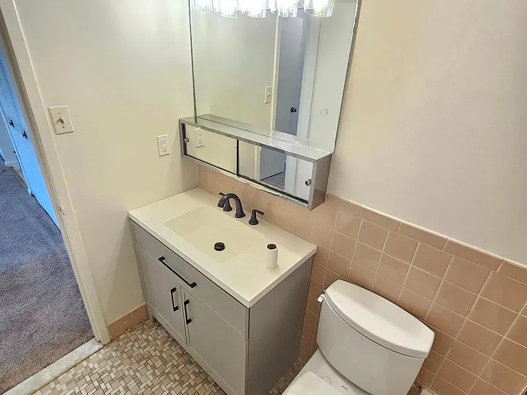 9900 Georgia Ave #415 — Photo 18