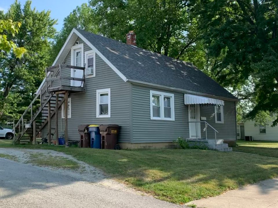 1st image of 215 1/2 E Horton St