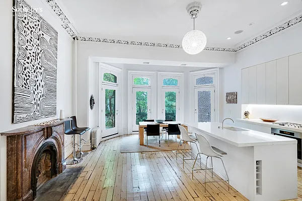 Rented by Sotheby's International Realty | media 31