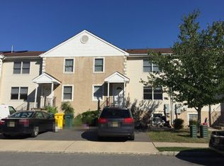121 Chateau Dr, Lakewood, NJ