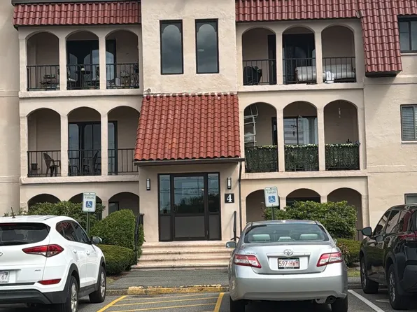 4 Madrid Sq APT 12, Brockton, MA 02301