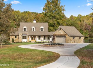 105 Padstow Ln, Lenoir City, TN 37772