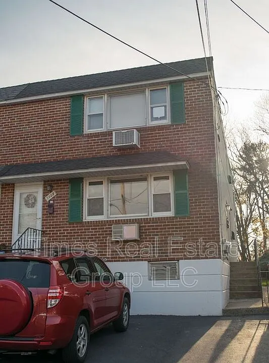 708 Carmen Dr #B