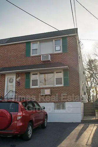 708 Carmen Dr #B Photo 1