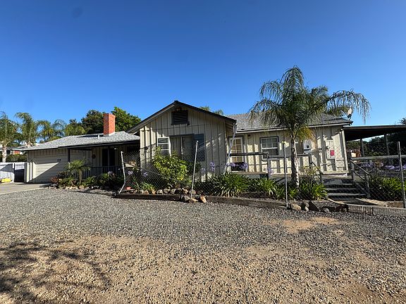 2nd image of 1561 E Mission Rd E