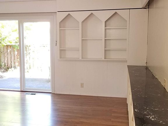 5th image of 83 Miramonte Dr