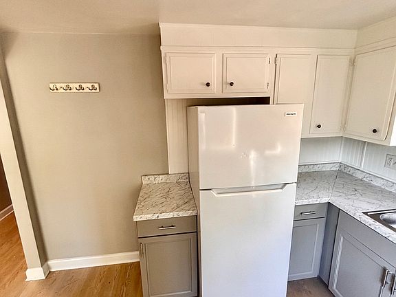 3rd image of 1171 Ruddell Rd #1173